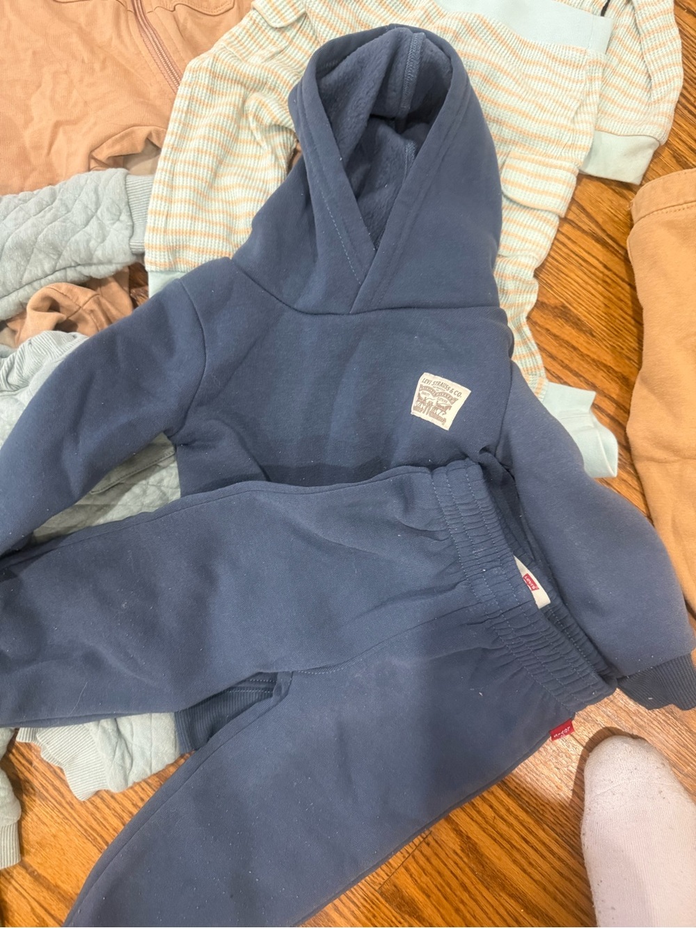 Carters - Picture 2 of 16